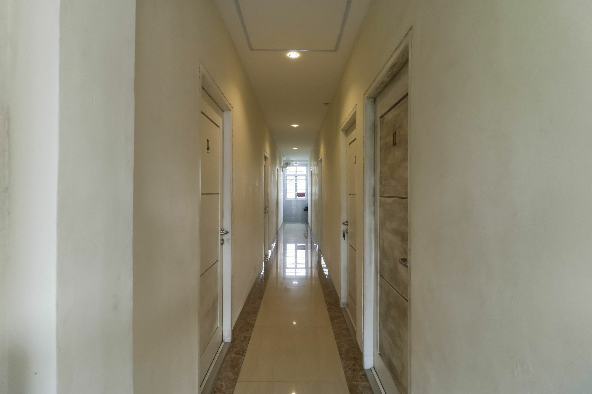 Reddoorz Near Nagoya Hill 호텔 Batam 외부 사진
